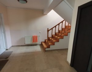 Maison 4 chambres à louer dans Floresti