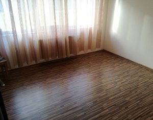 Maison 4 chambres à louer dans Floresti