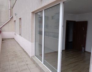 Lakás 3 szobák eladó on Floresti