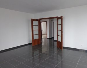 Lakás 3 szobák eladó on Floresti