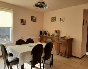 Ház 4 szobák eladó on Sannicoara