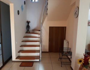 Ház 4 szobák eladó on Sannicoara