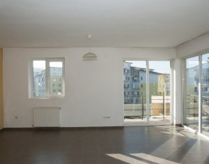 Lakás 2 szobák eladó on Floresti