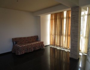 Lakás 3 szobák eladó on Floresti