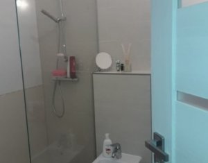 Lakás 3 szobák eladó on Floresti