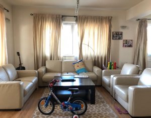 Appartement 4 chambres à louer dans Cluj-napoca, zone Buna Ziua