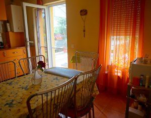 Ház 4 szobák eladó on Floresti