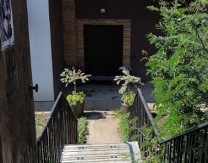 Maison 5 chambres à vendre dans Chinteni