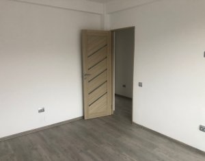 Maison 4 chambres à vendre dans Floresti