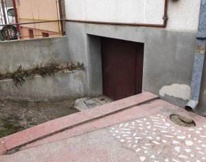 Ház 4 szobák eladó on Floresti