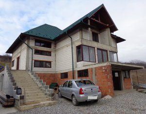 Ház 9 szobák eladó on Cara