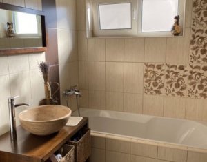 Lakás 3 szobák eladó on Floresti