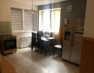 Ház 5 szobák eladó on Floresti