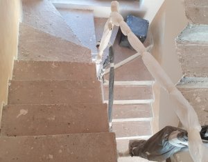 Ház 5 szobák eladó on Luna De Sus