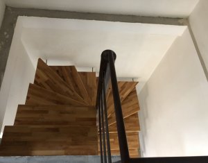 Ház 4 szobák eladó on Floresti