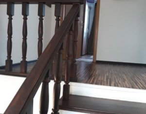 Ház 4 szobák eladó on Floresti