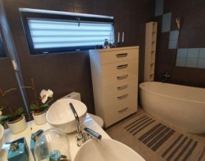 Ház 4 szobák eladó on Floresti