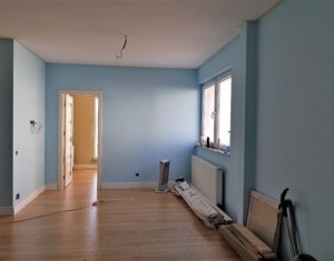 Lakás 3 szobák eladó on Floresti