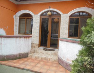 Ház 6 szobák eladó on Floresti