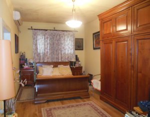 Ház 6 szobák eladó on Floresti