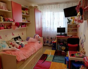 Lakás 4 szobák eladó on Cluj-napoca, Zóna Manastur