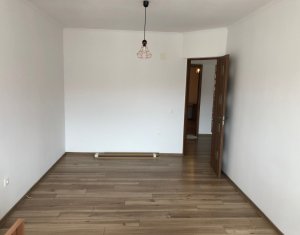 Lakás 3 szobák eladó on Floresti