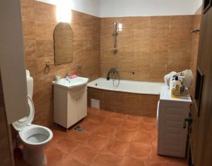 Lakás 3 szobák eladó on Floresti