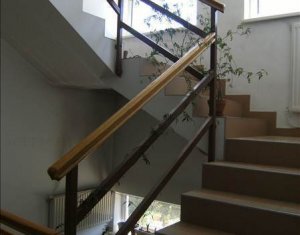 Maison 6 chambres à vendre dans Cluj-napoca, zone Someseni