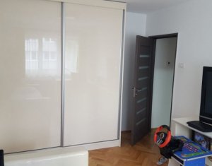 Lakás 4 szobák eladó on Cluj-napoca, Zóna Manastur