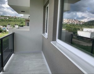 Lakás 3 szobák eladó on Floresti