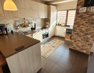 Lakás 3 szobák eladó on Floresti