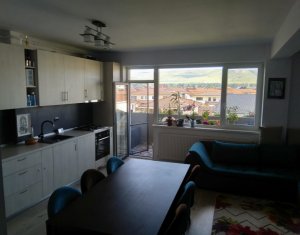 Lakás 3 szobák eladó on Floresti