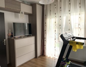 Lakás 3 szobák eladó on Floresti