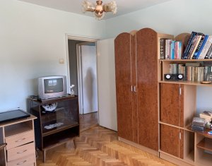 Lakás 4 szobák eladó on Cluj-napoca, Zóna Manastur