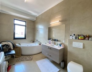 Lakás 4 szobák kiadó on Cluj-napoca, Zóna Centru