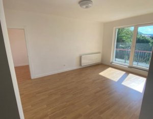 Lakás 2 szobák eladó on Floresti