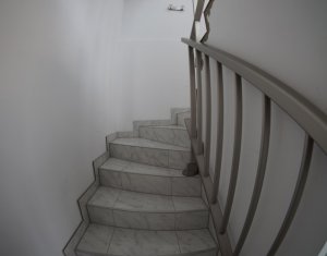 Ház 3 szobák eladó on Campenesti