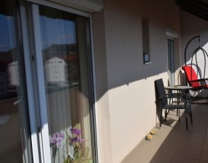 Lakás 4 szobák eladó on Floresti