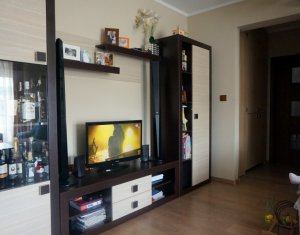 Lakás 4 szobák eladó on Floresti