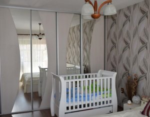 Lakás 4 szobák eladó on Floresti