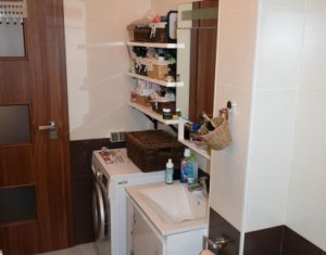 Lakás 4 szobák eladó on Floresti