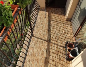 Maison 5 chambres à vendre dans Floresti