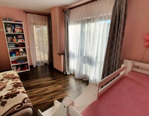 Maison 5 chambres à vendre dans Floresti