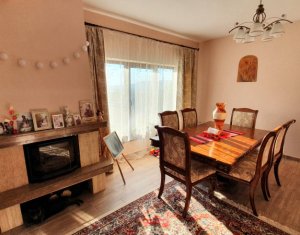 Maison 5 chambres à vendre dans Floresti