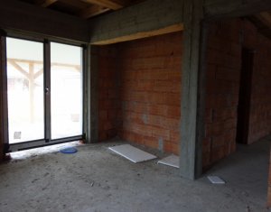 Ház 4 szobák eladó on Jucu De Sus