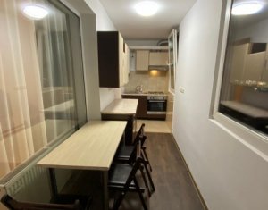 Lakás 3 szobák eladó on Floresti