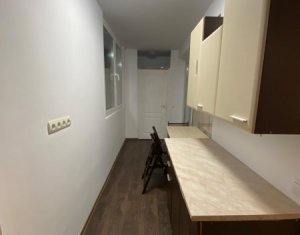 Lakás 3 szobák eladó on Floresti