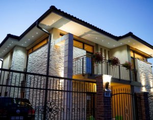 Ház 5 szobák kiadó on Sannicoara