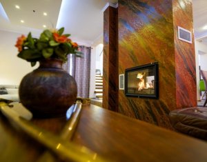 Ház 5 szobák kiadó on Sannicoara