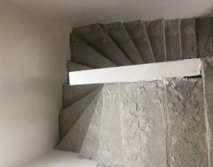 Ház 4 szobák eladó on Floresti